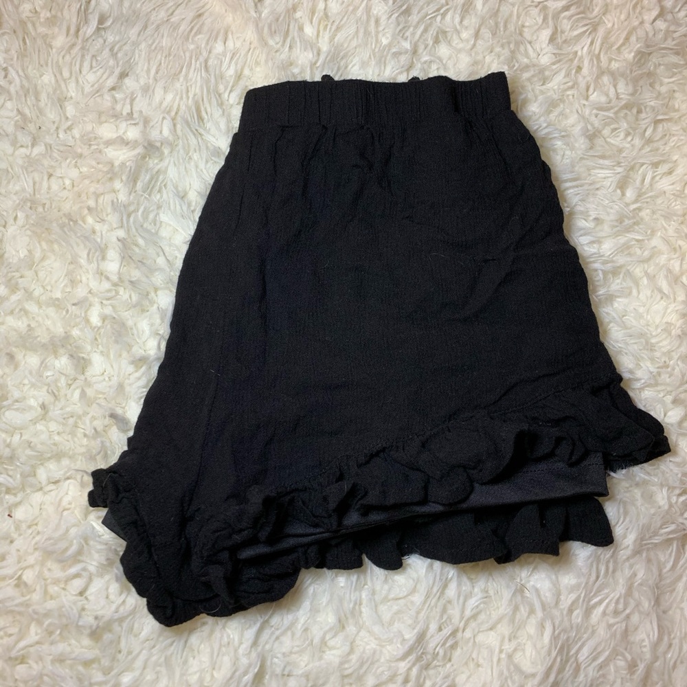 L.A hearts ruffle shorts